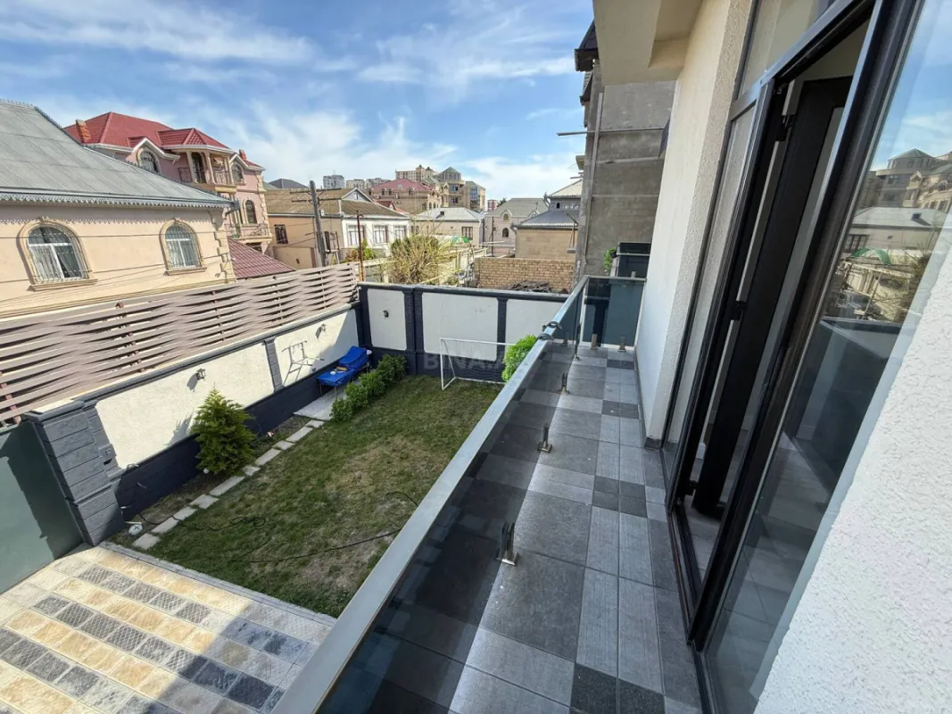 Satılır 6 otaqlı həyət evi 250 m²