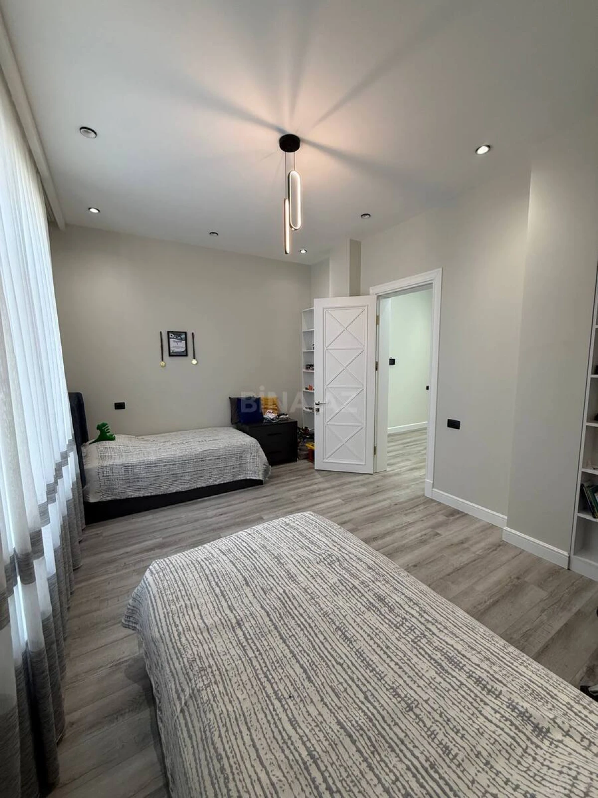 Satılır 6 otaqlı həyət evi 250 m²