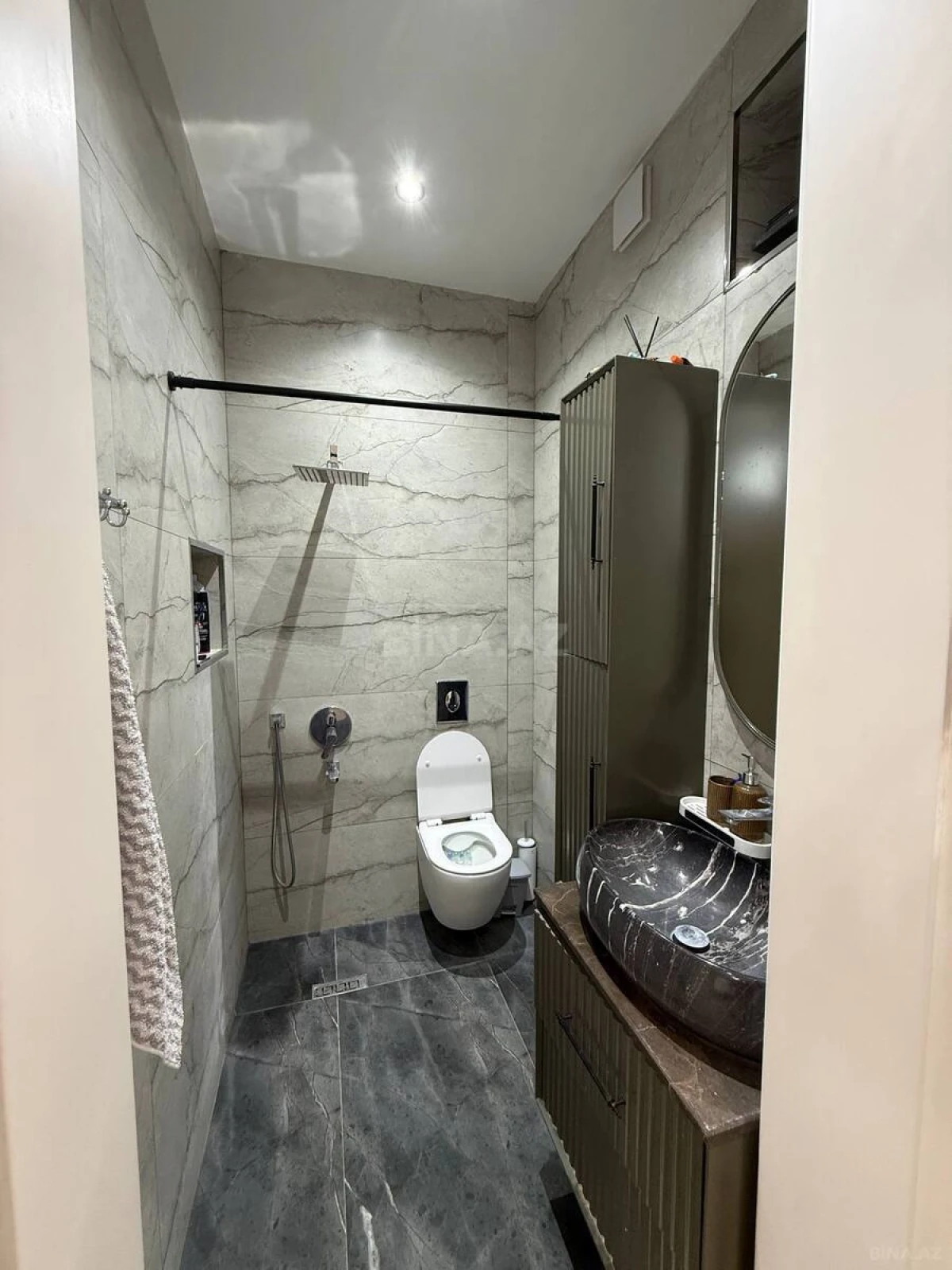 Satılır 6 otaqlı həyət evi 250 m²