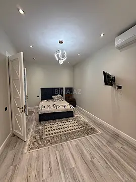 Satılır 6 otaqlı həyət evi 250 m²