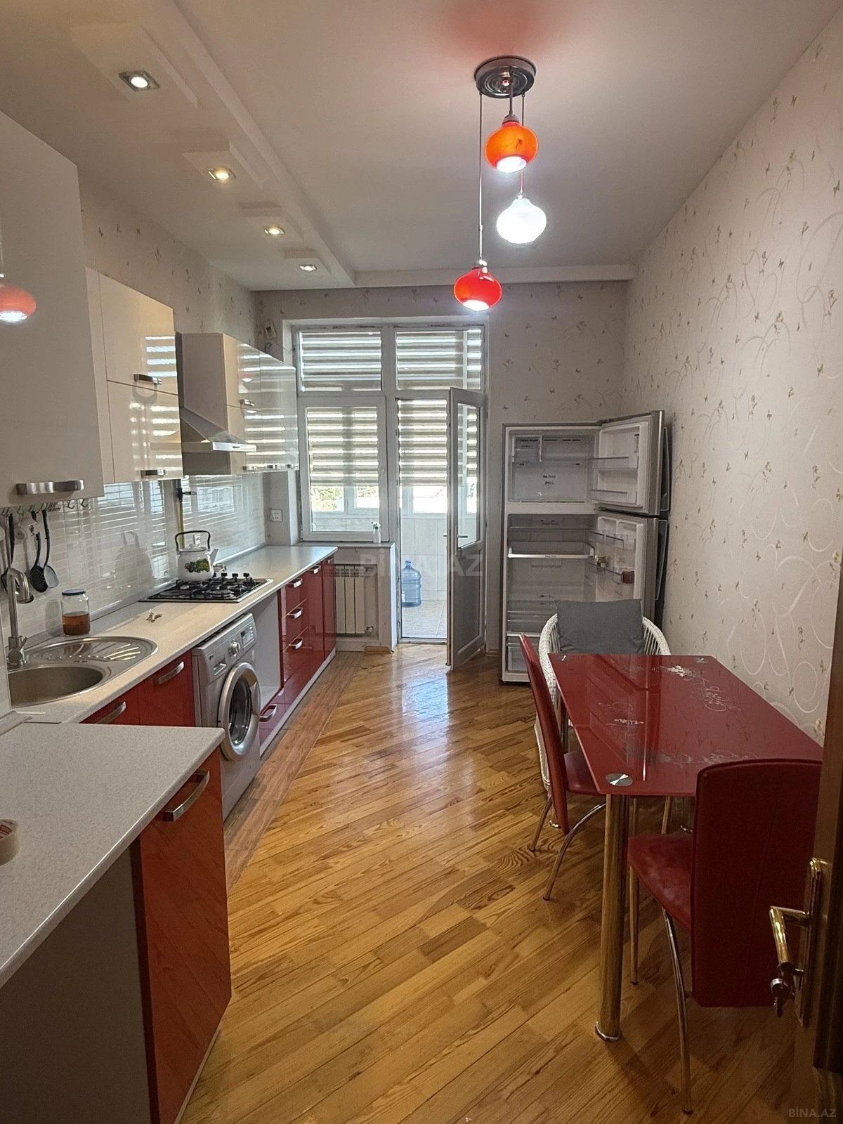 Kirayə verilir 2 otaqlı mənzil 90 m²