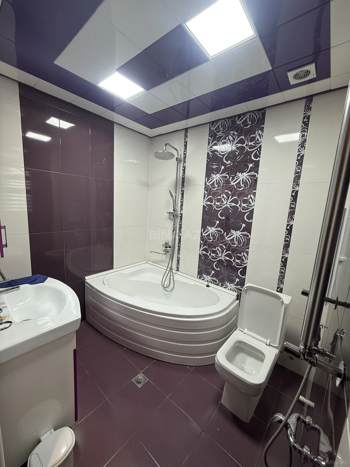 Kirayə verilir 2 otaqlı mənzil 90 m²