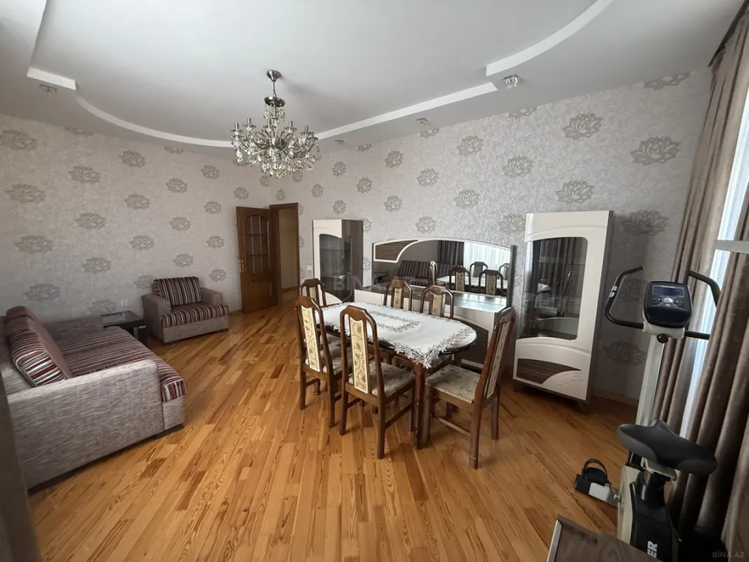 Kirayə verilir 2 otaqlı mənzil 90 m²