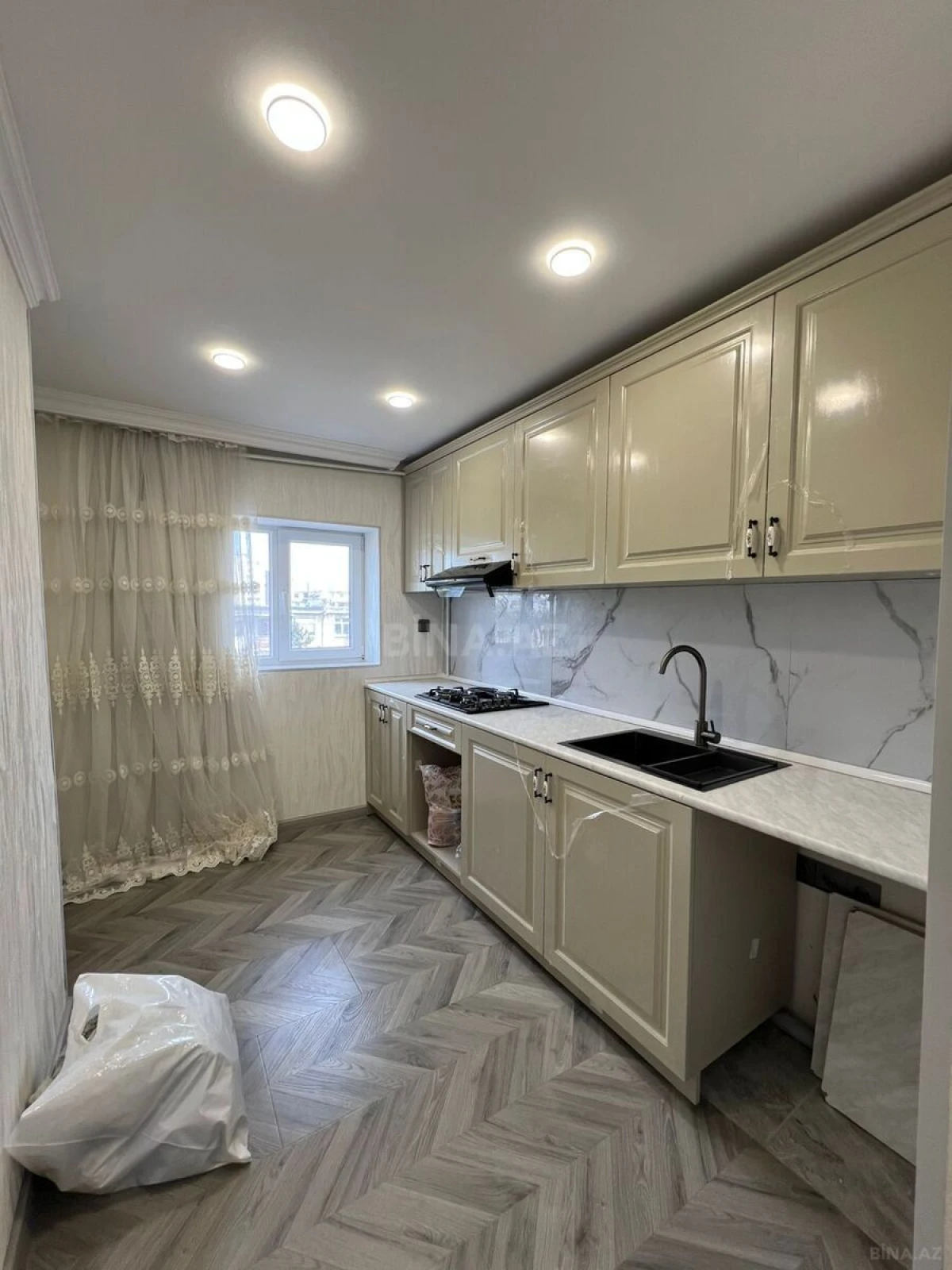 Satılır 3 otaqlı mənzil 68 m²