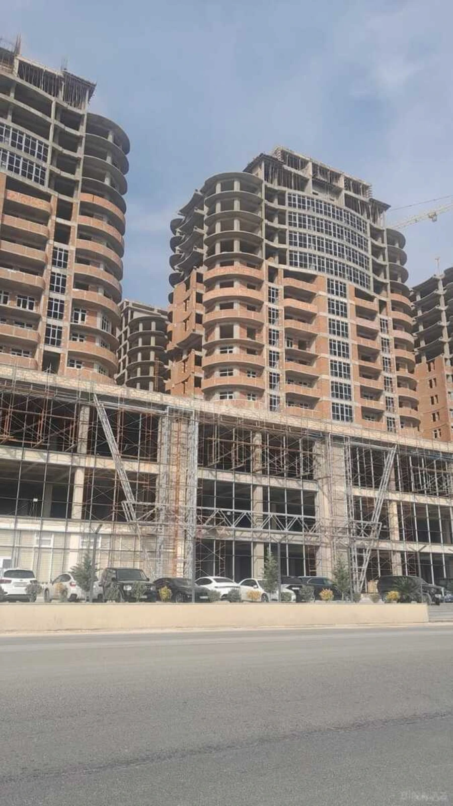 Satılır 2 otaqlı mənzil 83.5 m²