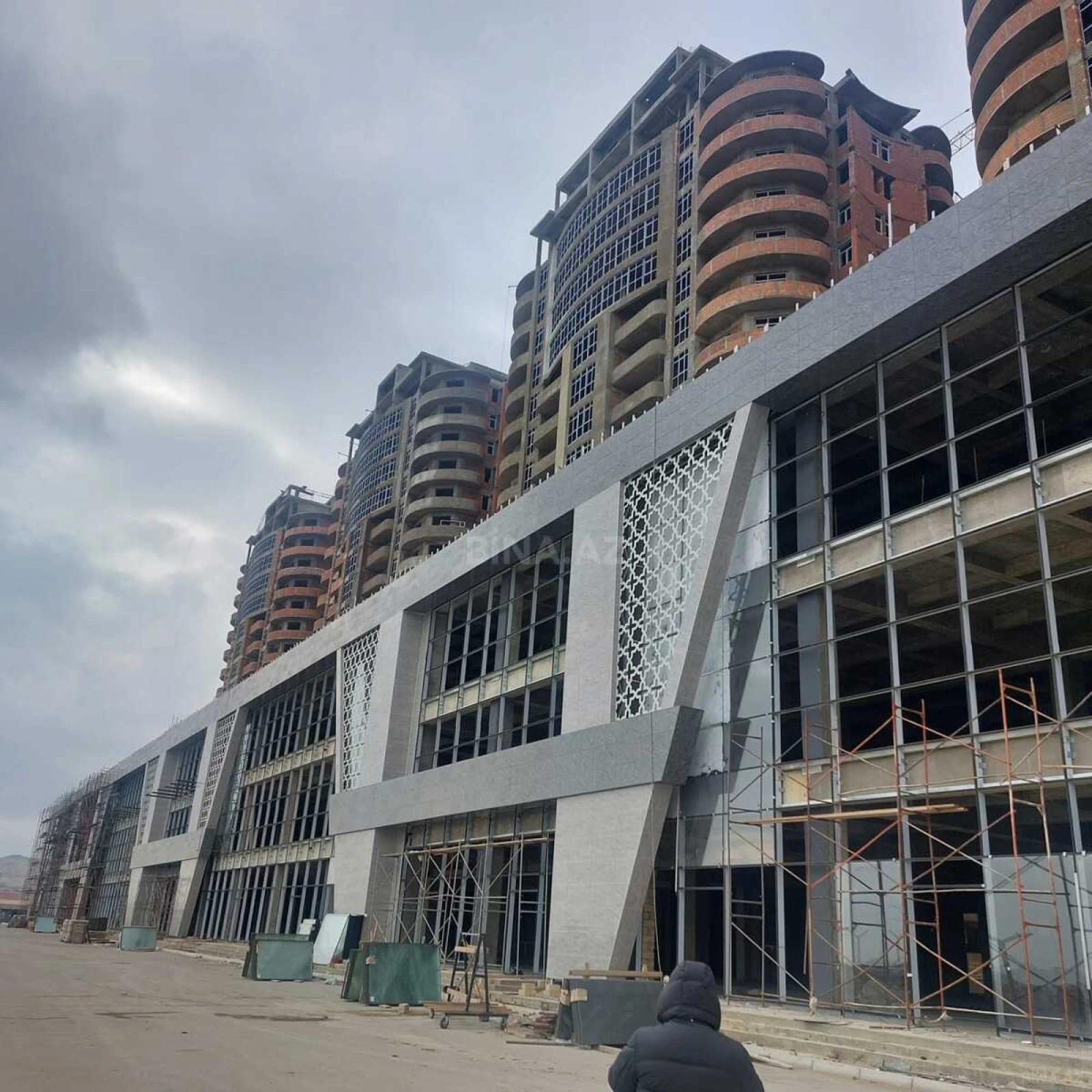 Satılır 2 otaqlı mənzil 83.5 m²