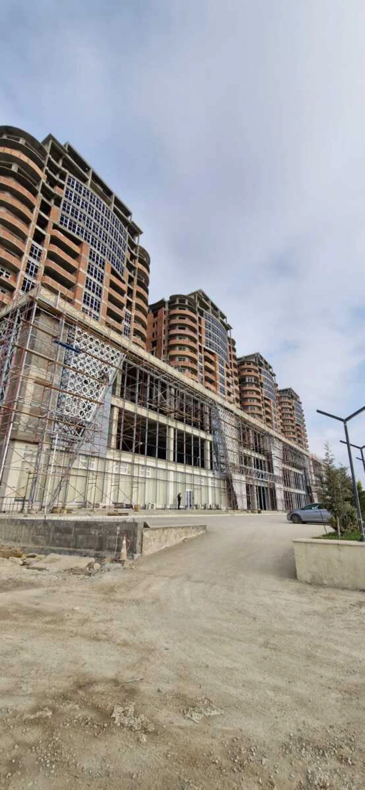 Satılır 2 otaqlı mənzil 83.5 m²