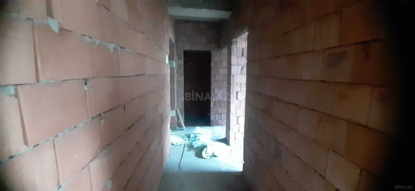 Satılır 2 otaqlı mənzil 83.5 m²