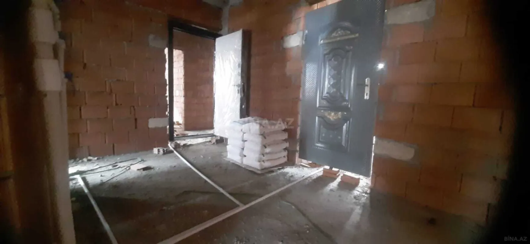 Satılır 2 otaqlı mənzil 83.5 m²