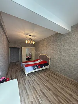 Satılır 4 otaqlı mənzil 160 m²
