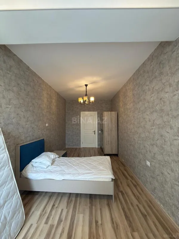 Satılır 4 otaqlı mənzil 160 m²