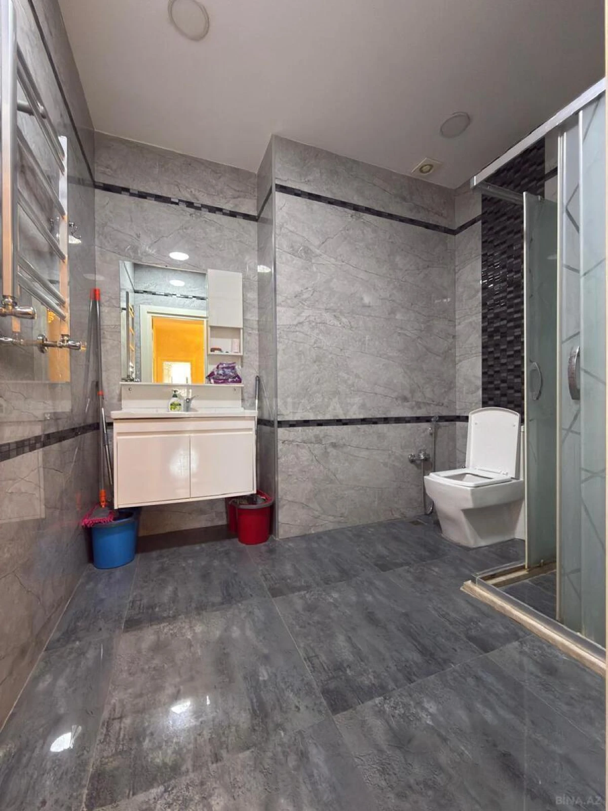 Satılır 4 otaqlı mənzil 160 m²