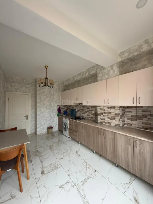 Satılır 4 otaqlı mənzil 160 m²