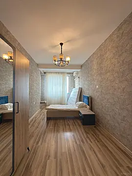 Satılır 4 otaqlı mənzil 160 m²