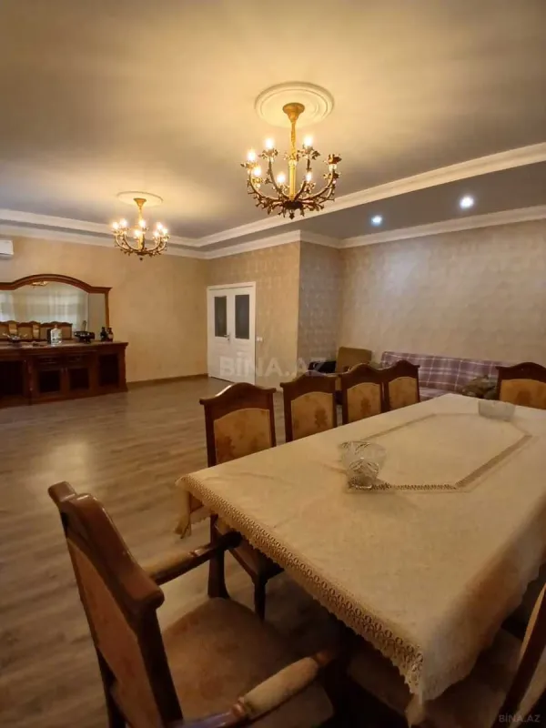 Satılır 6 otaqlı həyət evi 400 m²