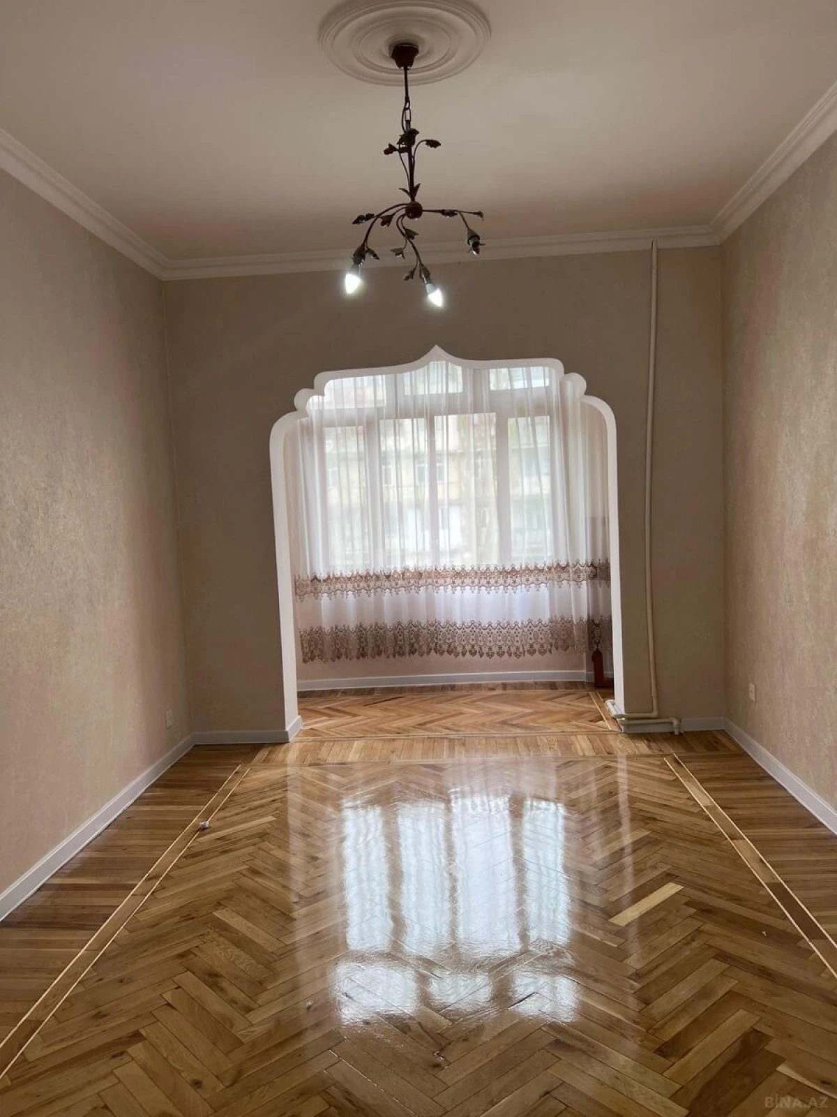Satılır 4 otaqlı mənzil 100 m²
