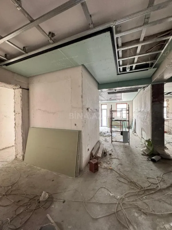 Satılır 4 otaqlı mənzil 250 m²