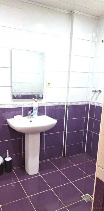 Kirayə verilir 2 otaqlı mənzil 63 m²