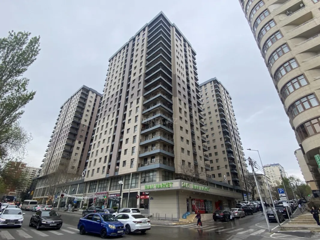 Satılır 3 otaqlı mənzil 128.6 m²
