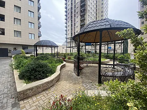 Satılır 3 otaqlı mənzil 128.6 m²