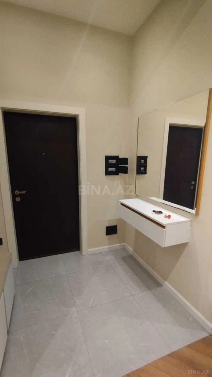 Satılır 2 otaqlı mənzil 74 m²