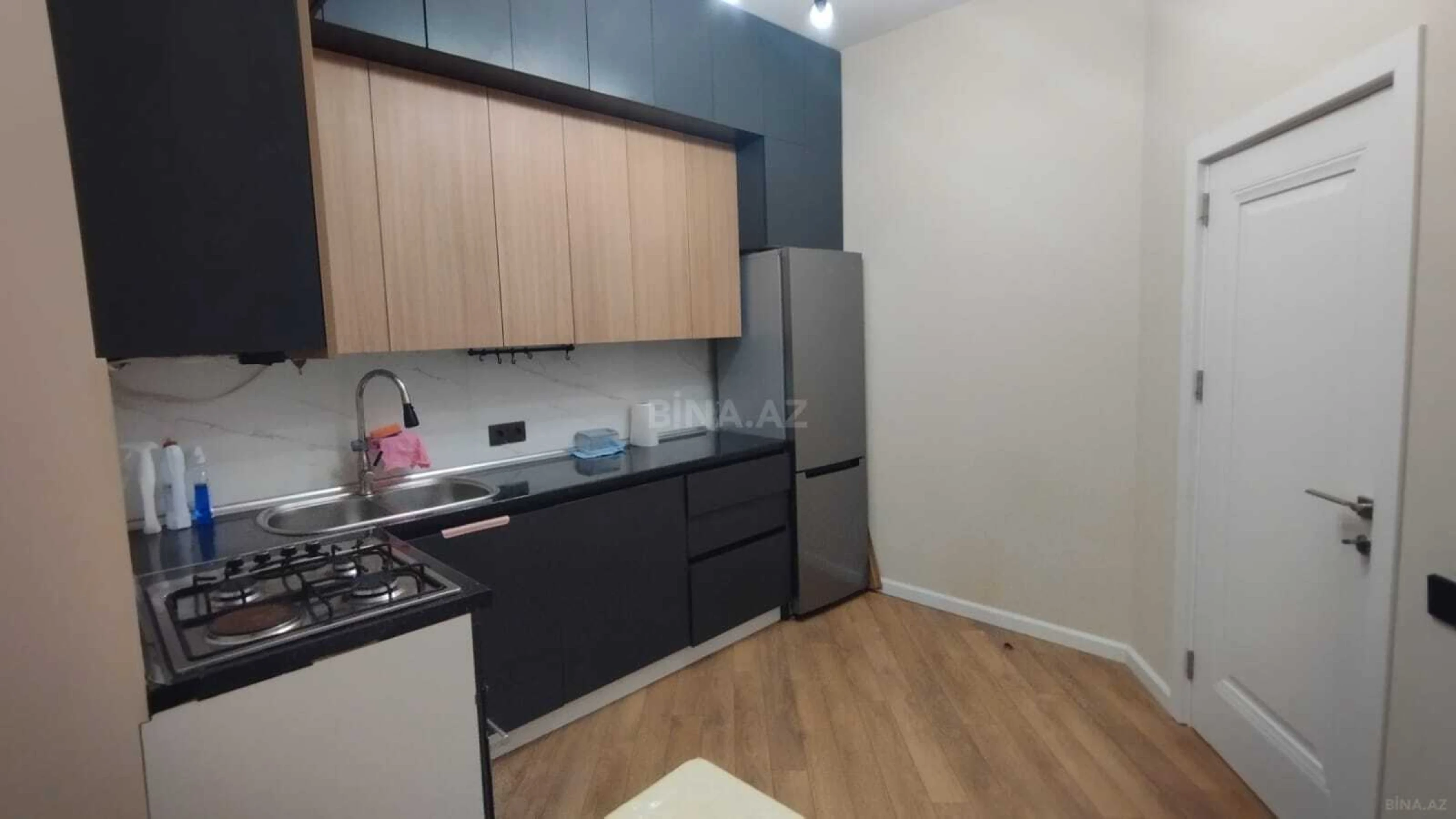 Satılır 2 otaqlı mənzil 74 m²