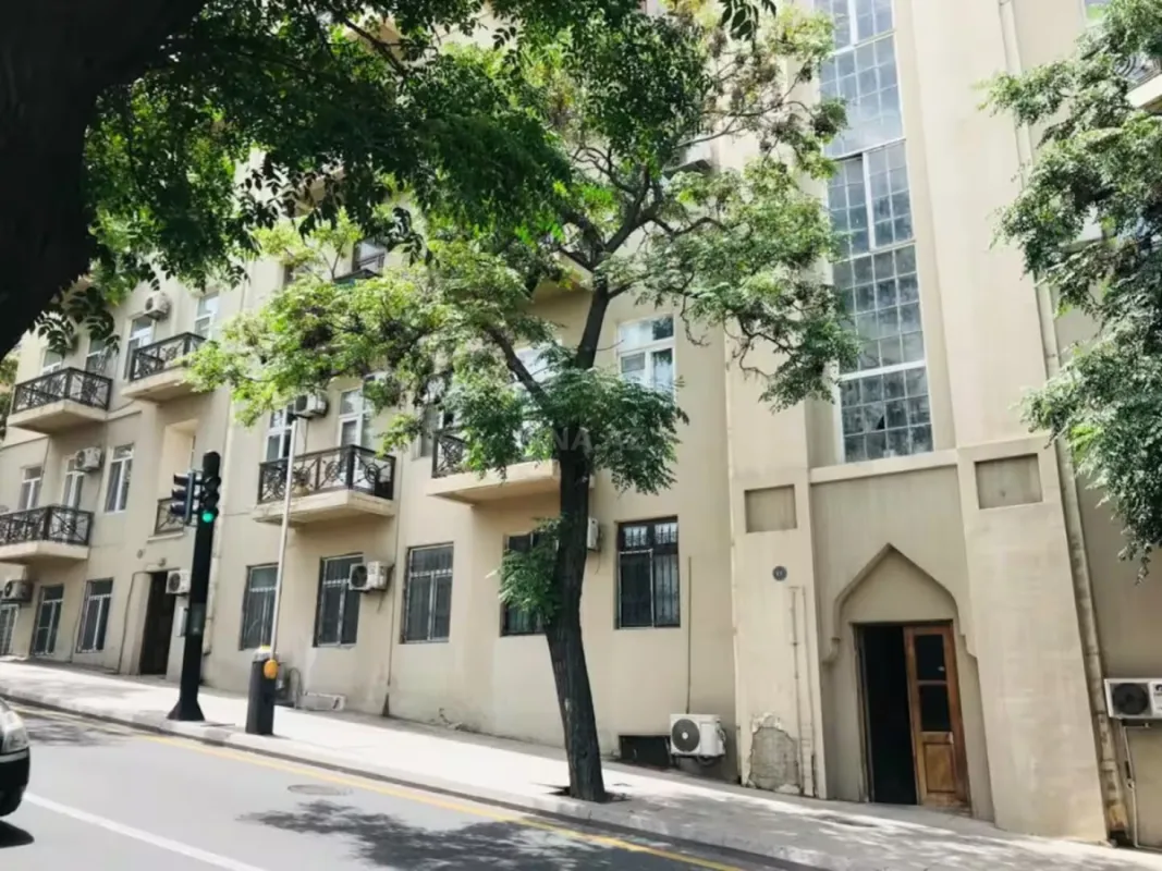 Kirayə verilir 1 otaqlı ofis 40 m²