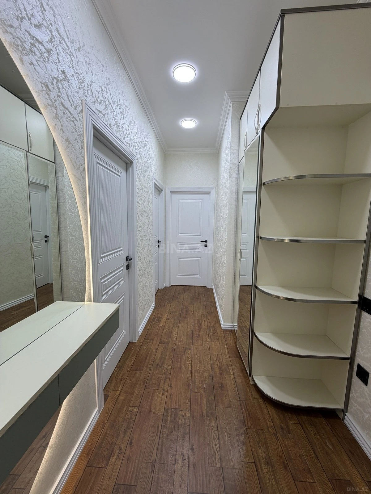 Satılır 2 otaqlı mənzil 70 m²