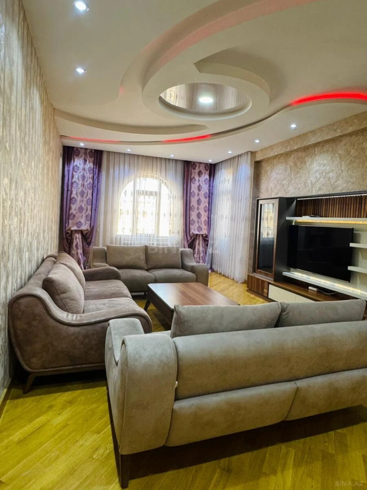 Satılır 3 otaqlı mənzil 140 m²