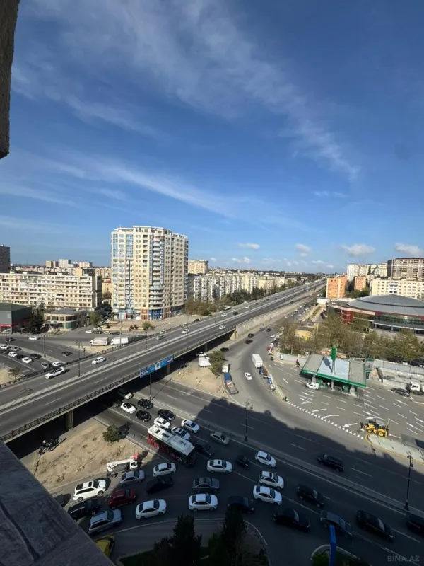 Satılır 3 otaqlı mənzil 140 m²