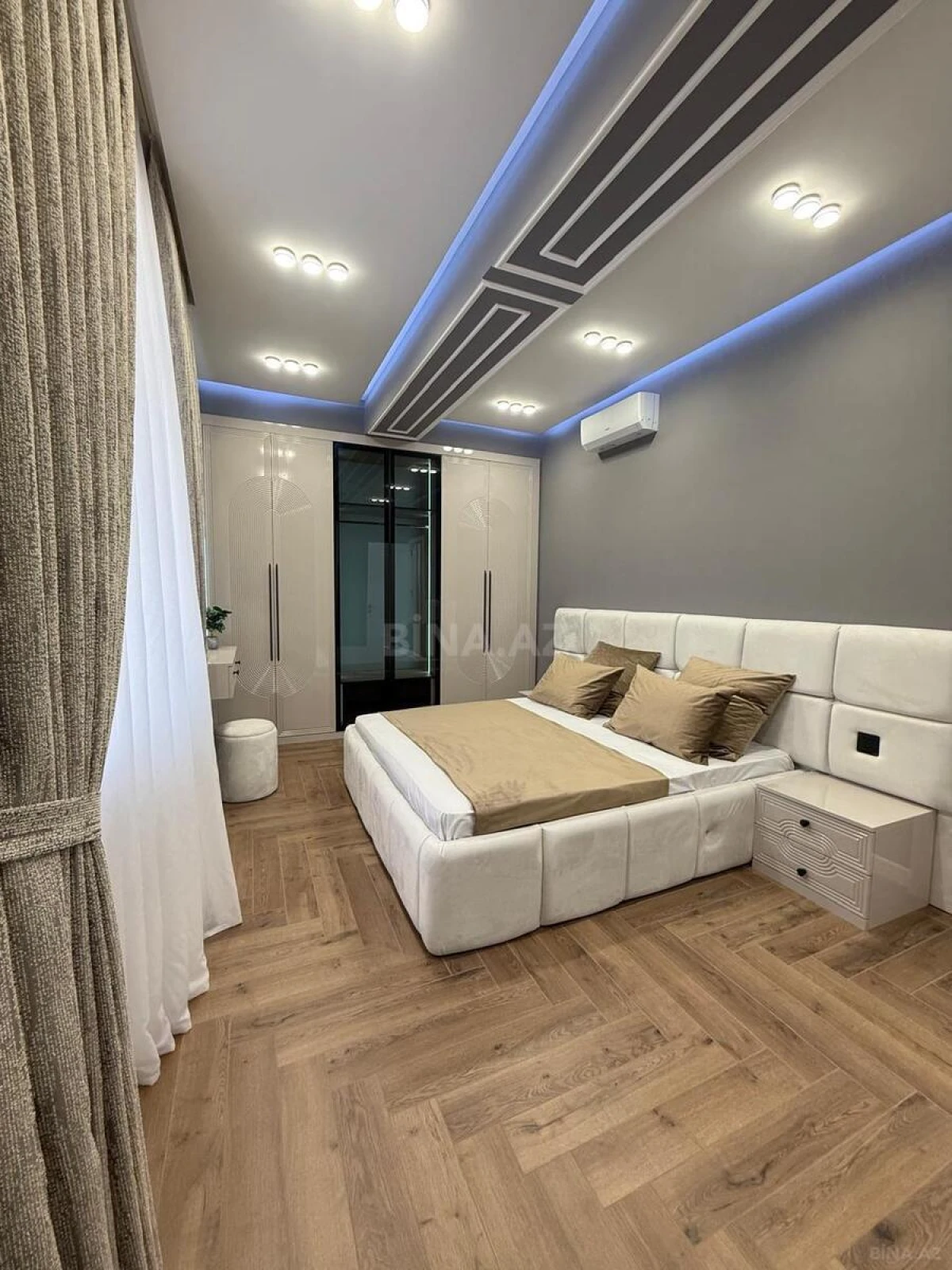 Satılır 3 otaqlı mənzil 105 m²