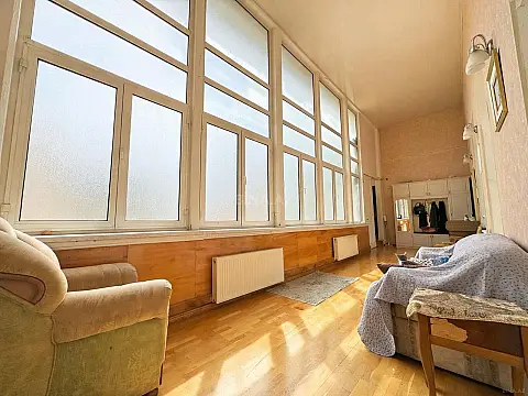 Satılır 5 otaqlı mənzil 190 m²