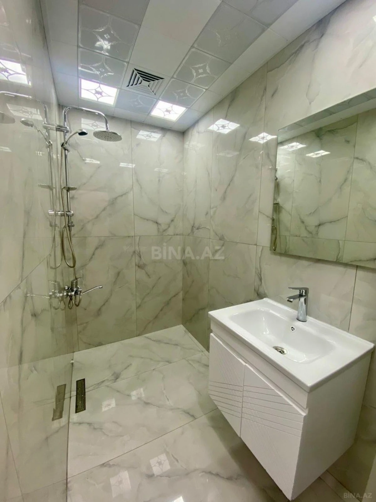 Satılır 2 otaqlı mənzil 65 m²