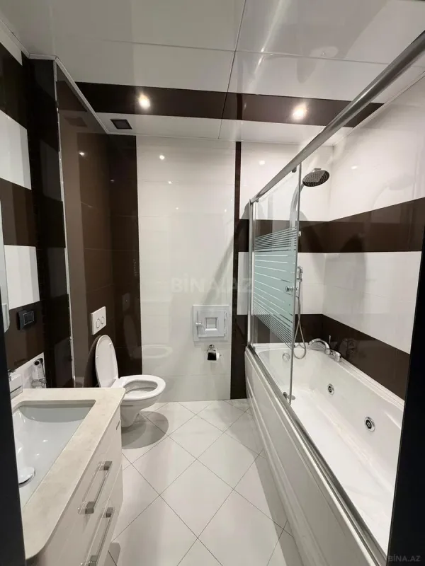 Satılır 4 otaqlı mənzil 150 m²