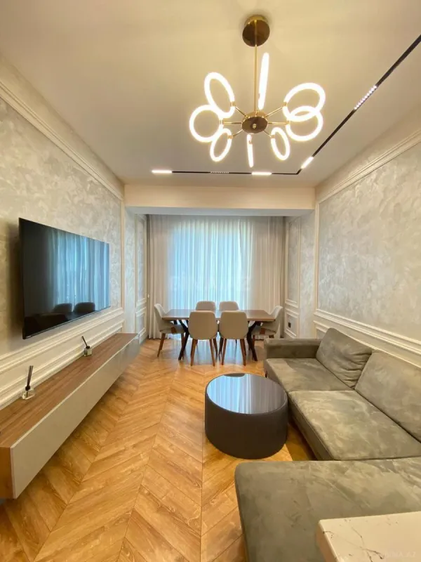 Kirayə verilir 2 otaqlı mənzil 60 m²