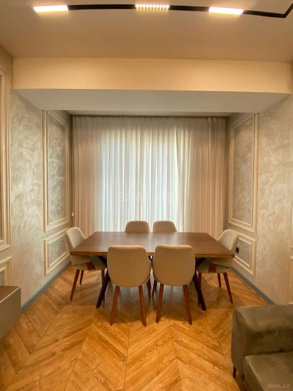 Kirayə verilir 2 otaqlı mənzil 60 m²