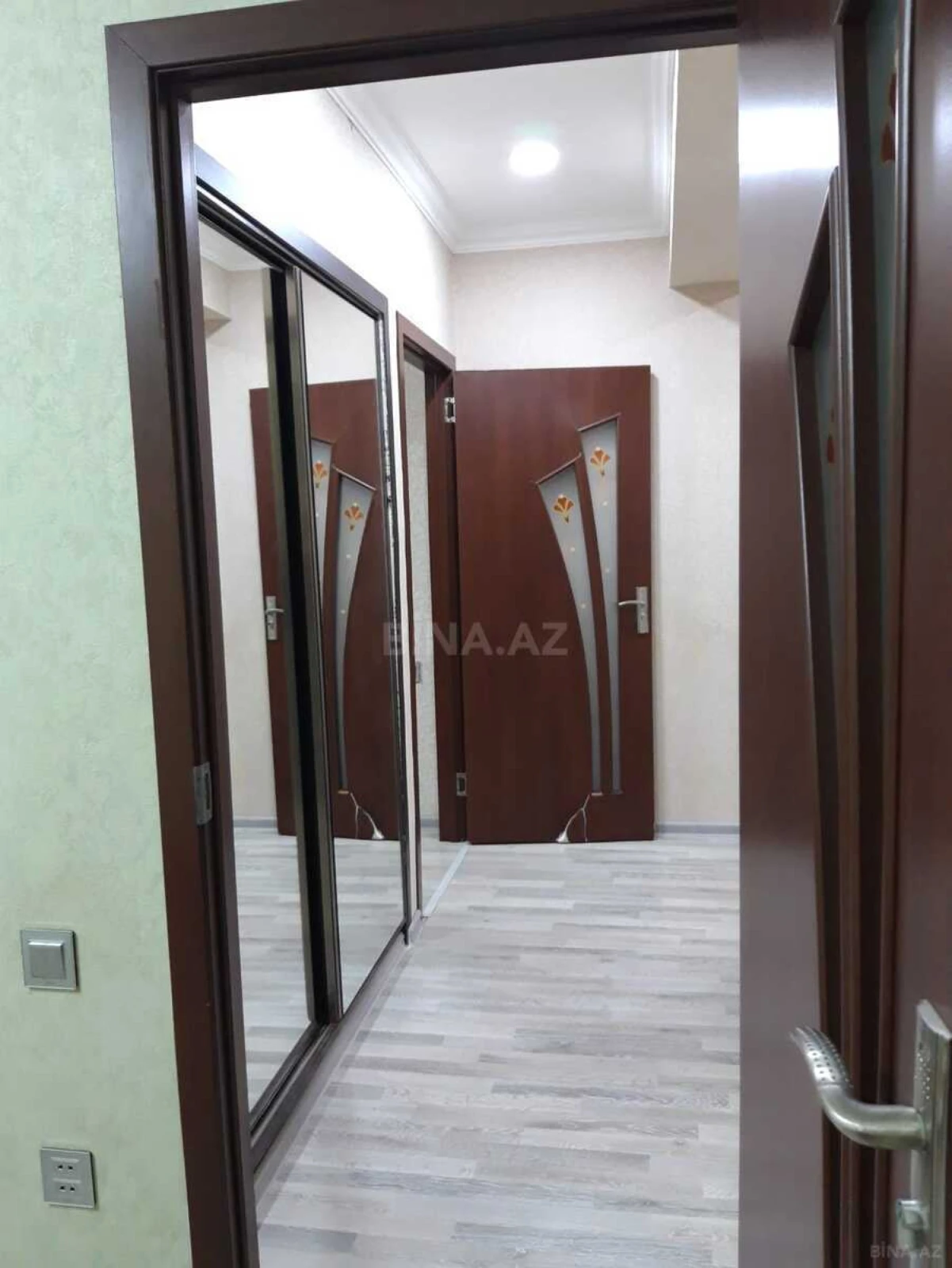 Kirayə verilir 2 otaqlı mənzil 62 m²