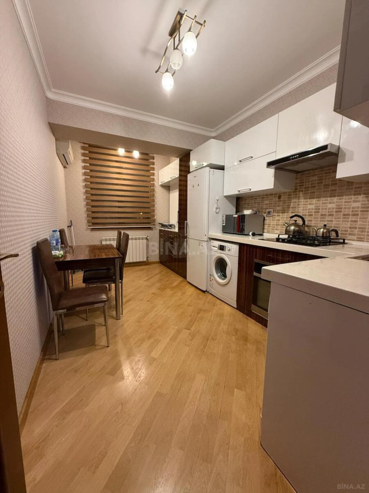 Kirayə verilir 4 otaqlı mənzil 150 m²