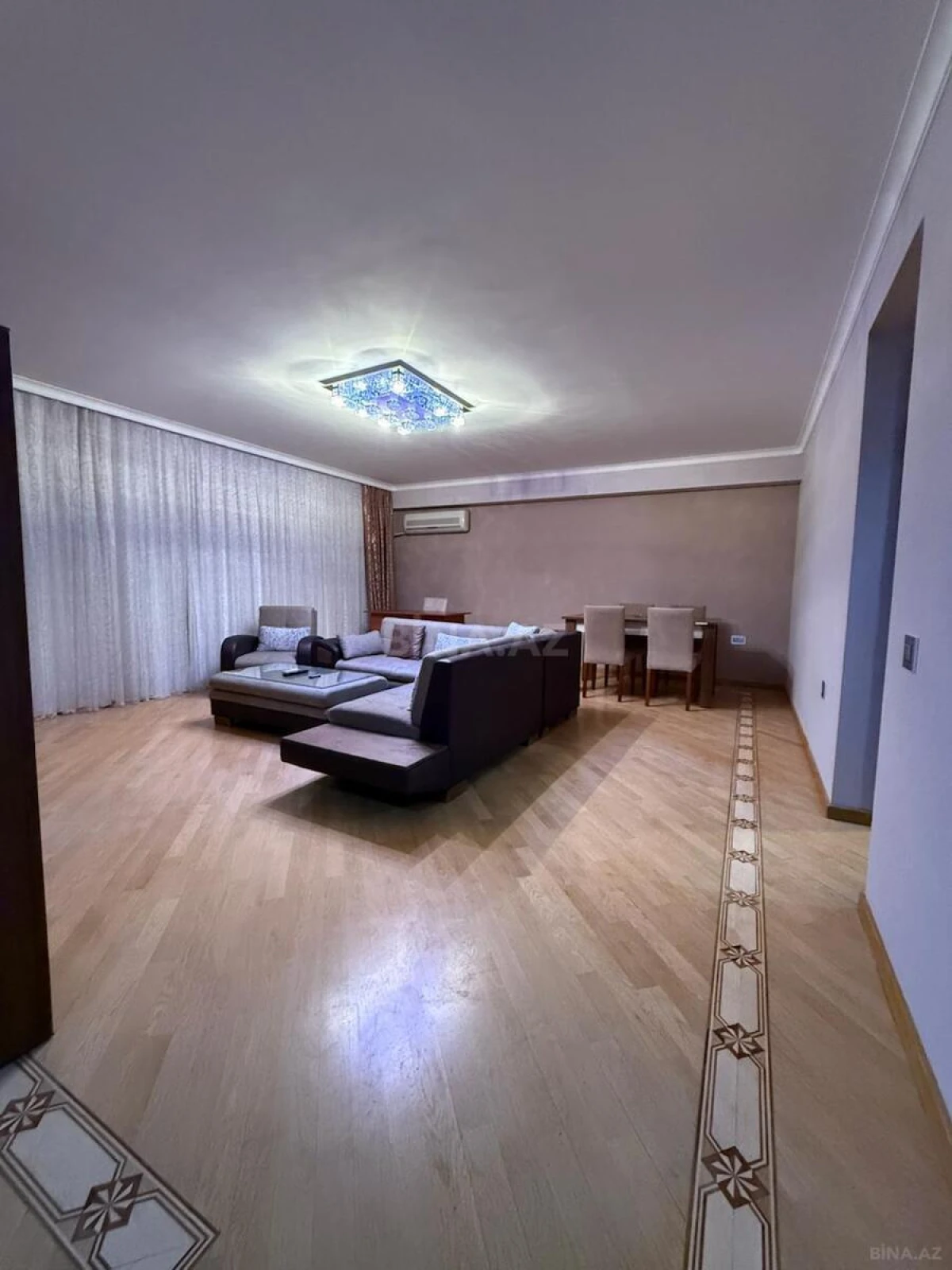 Kirayə verilir 4 otaqlı mənzil 150 m²