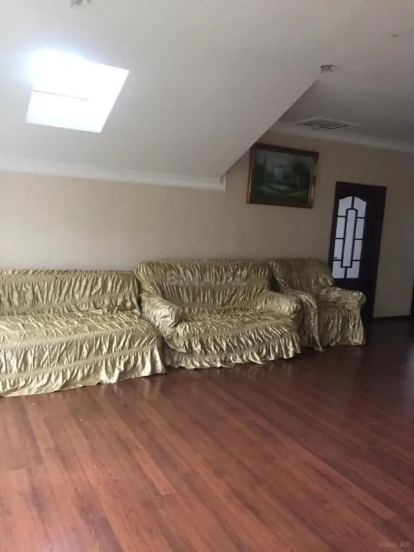 Satılır 5 otaqlı həyət evi 246 m²