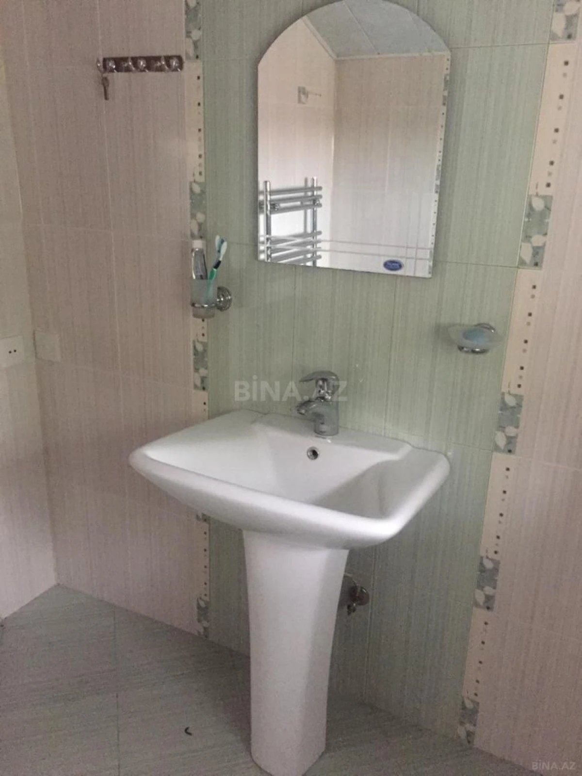 Satılır 5 otaqlı həyət evi 246 m²