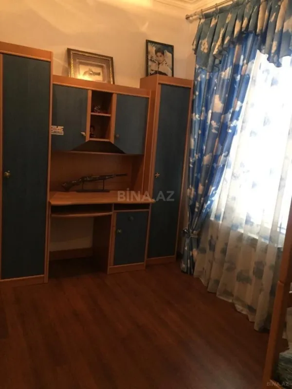 Satılır 5 otaqlı həyət evi 246 m²