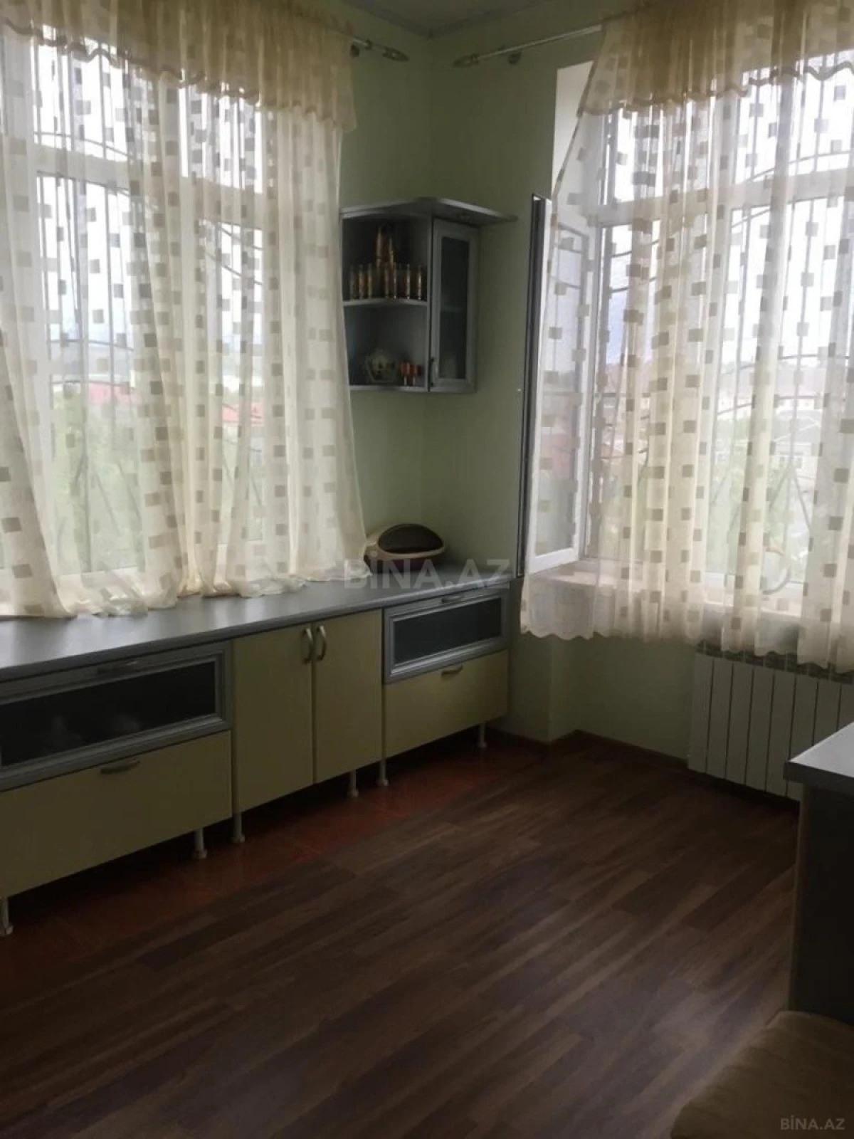 Satılır 5 otaqlı həyət evi 246 m²