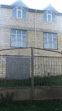 Satılır 5 otaqlı həyət evi 246 m²