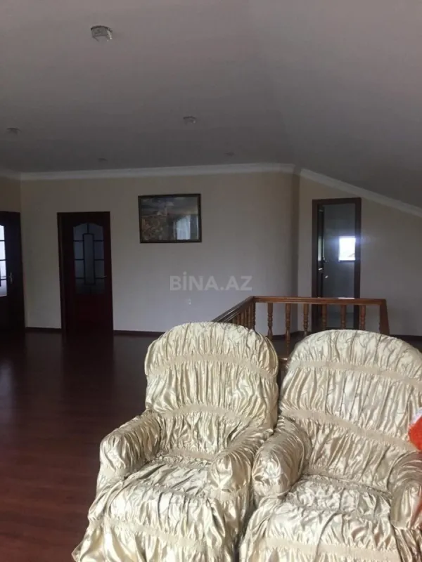 Satılır 5 otaqlı həyət evi 246 m²