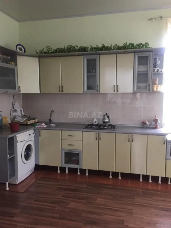 Satılır 5 otaqlı həyət evi 246 m²
