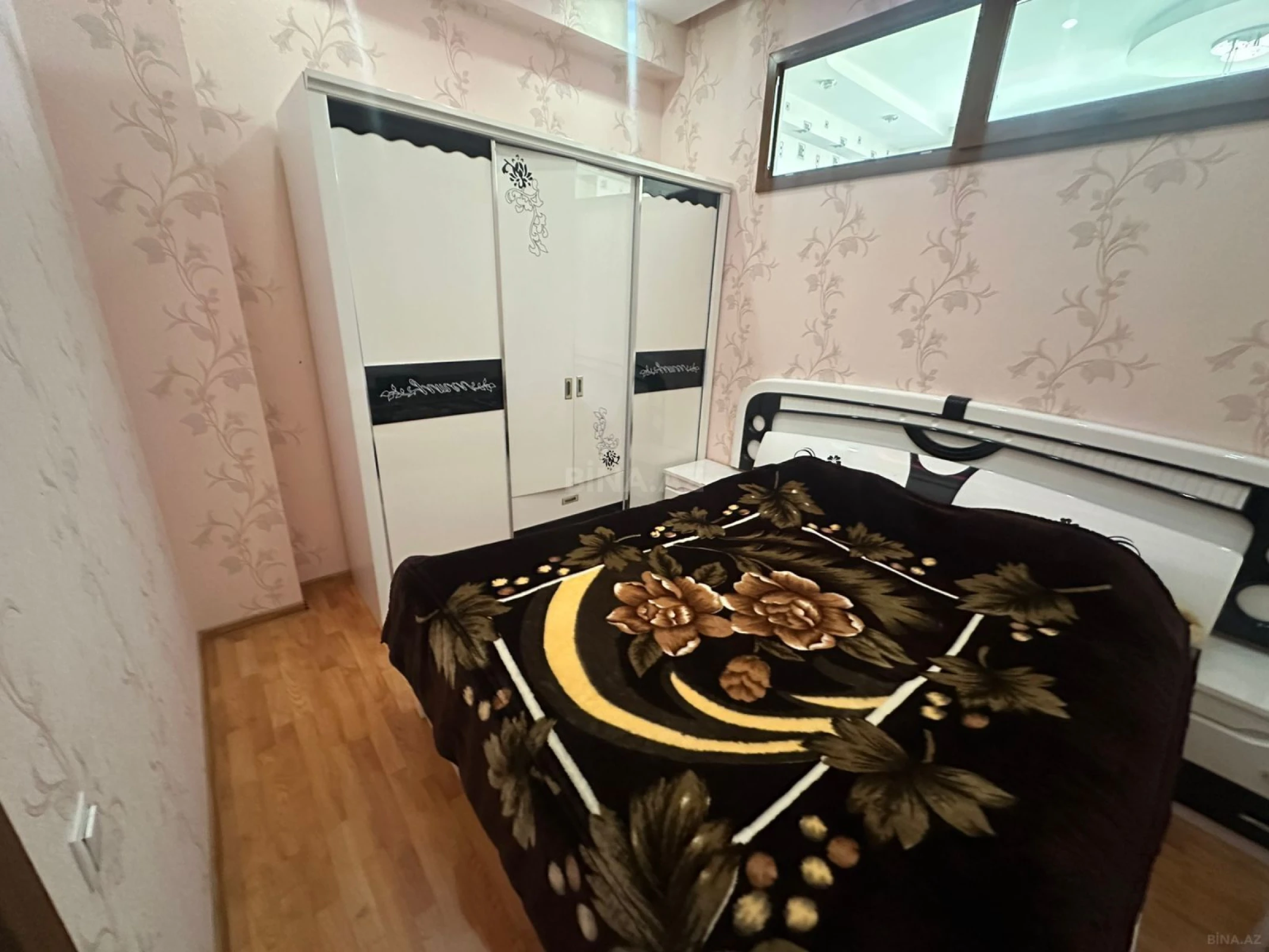 Kirayə verilir 2 otaqlı mənzil 75 m²