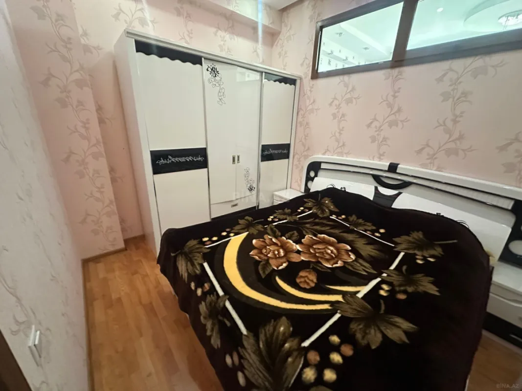 Kirayə verilir 2 otaqlı mənzil 75 m²