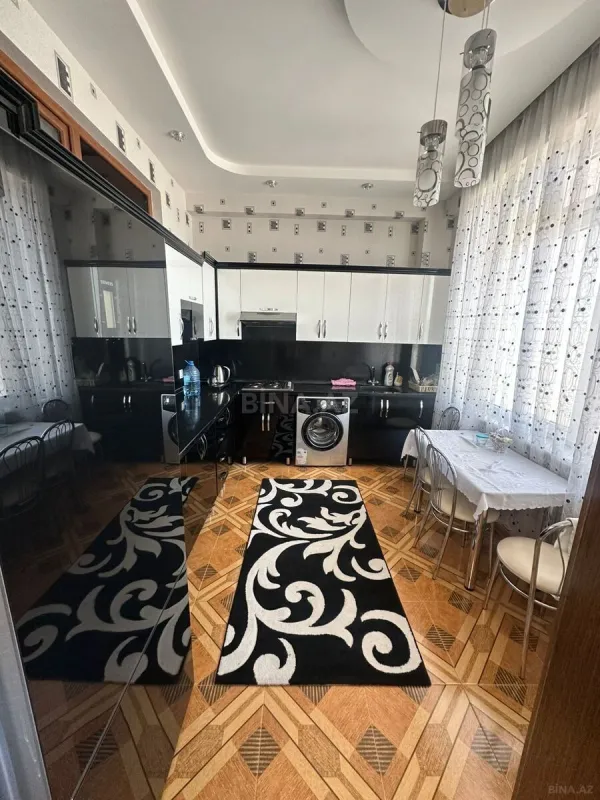 Kirayə verilir 2 otaqlı mənzil 75 m²