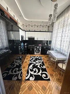 Kirayə verilir 2 otaqlı mənzil 75 m²